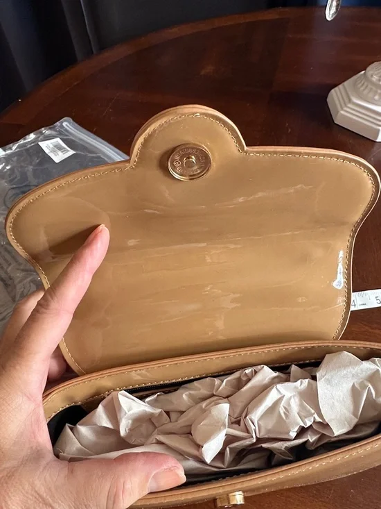 Valentino Orlandi Tan Patent Mini Shoulder Bag with Gold Chain - Picture 2 of 8